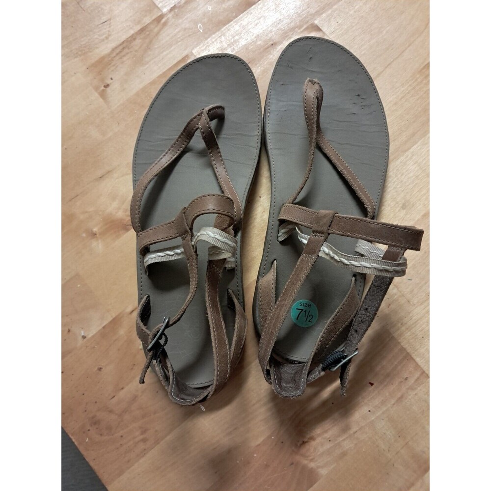 Chaco Sandals Women Size 7.5 Loveland Strappy Leather Thong Buckle Yellow Tribal
